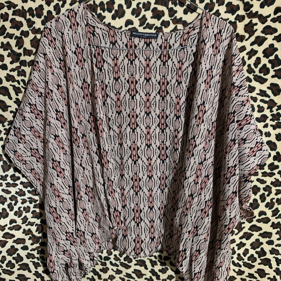 Brandy Melville Sweaters - BRANDY MELVILLE kimono